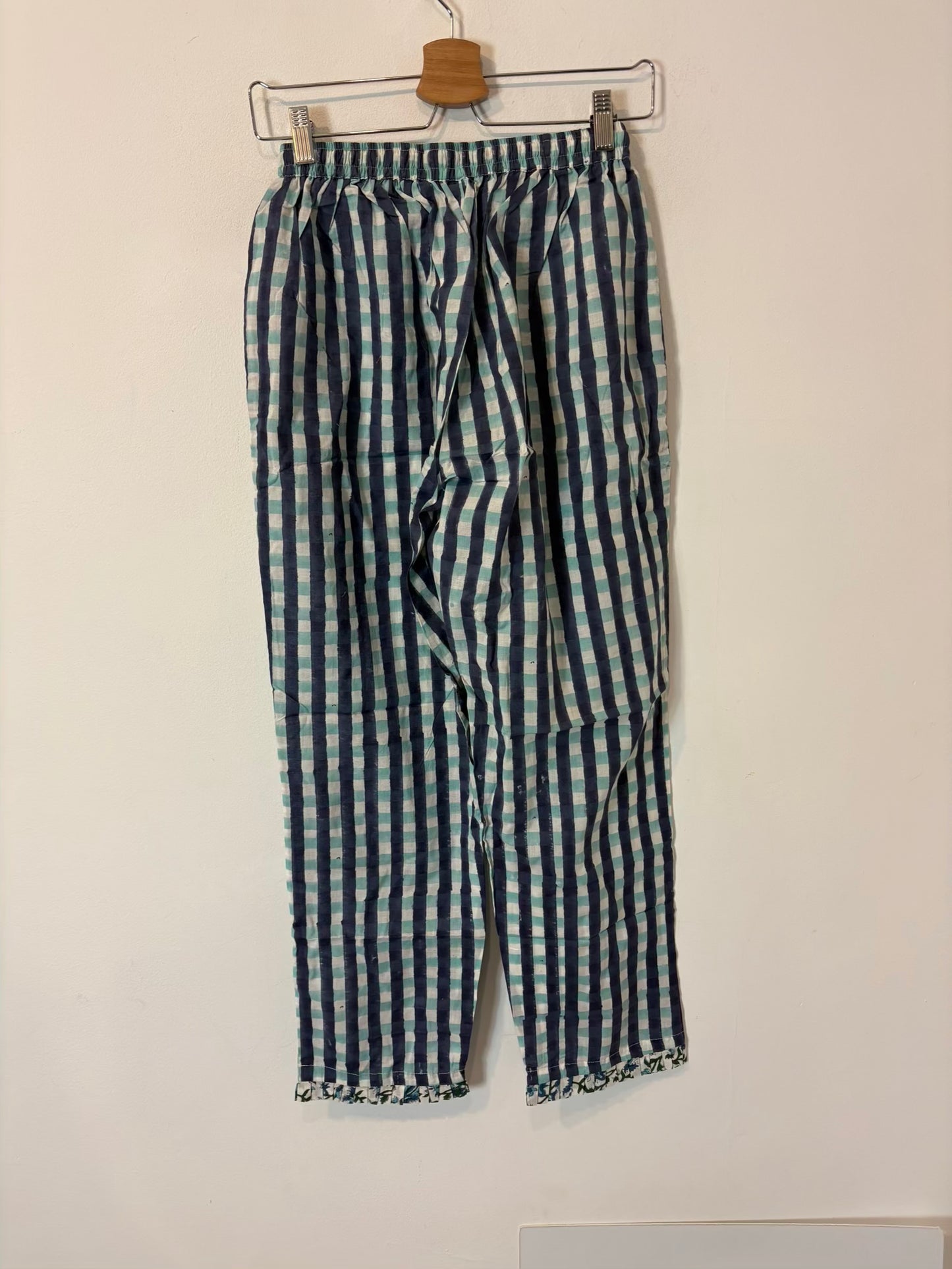 ITURRI ENEA. Conjunto pijamero flores azules y cuadros (varias tallas)