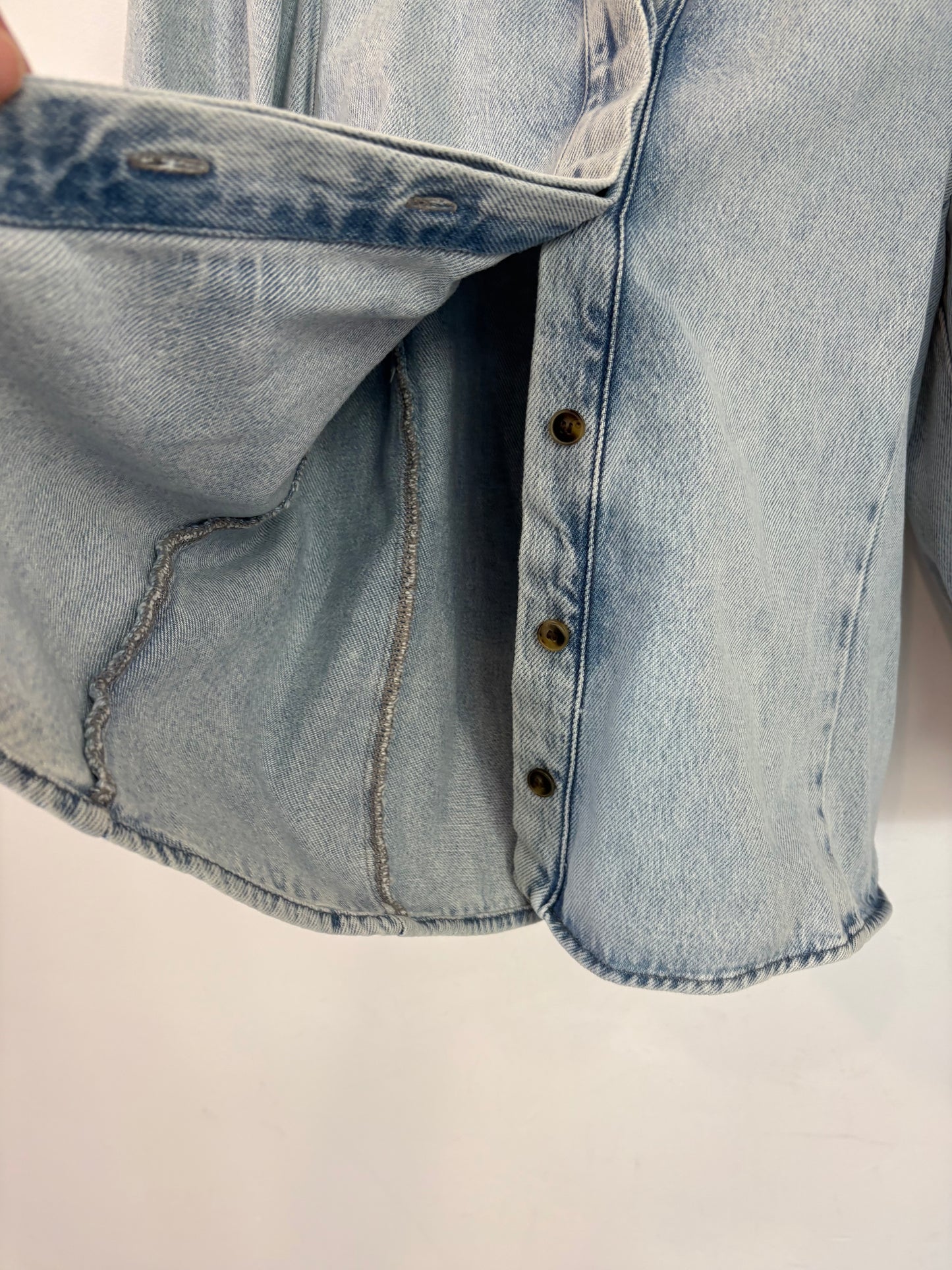 ZARA. Camisa denim manga abullonada