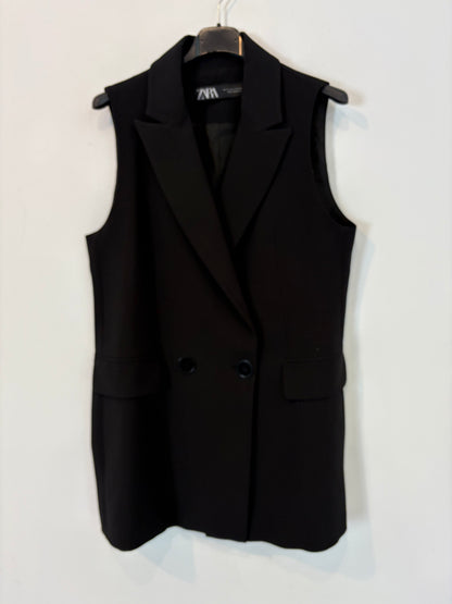 ZARA. Chaleco negro largo. T S