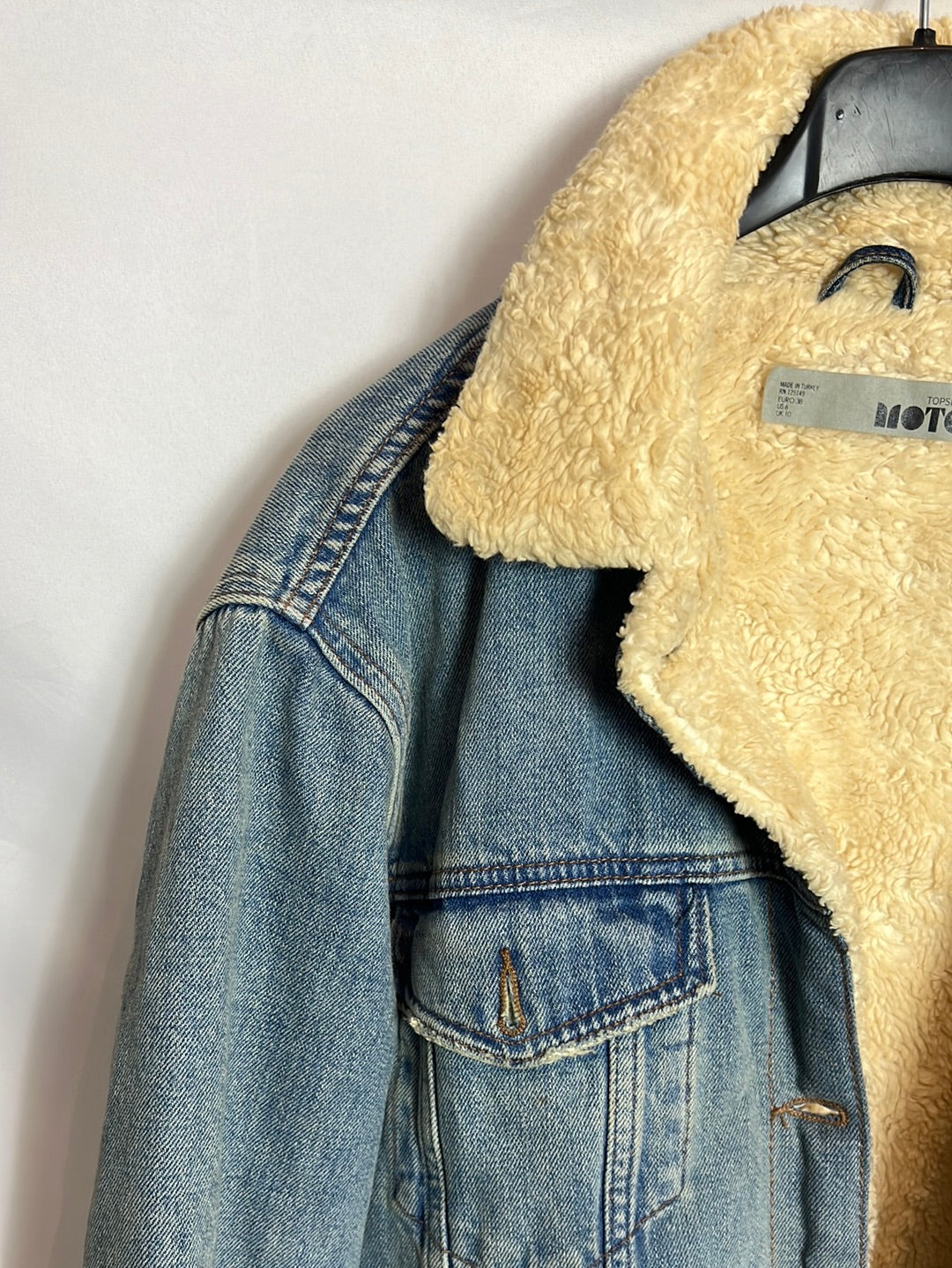 TOPSHOP. Shearling denim jacket. T 38