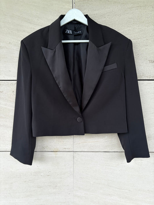 ZARA. Chaqueta cropped raso