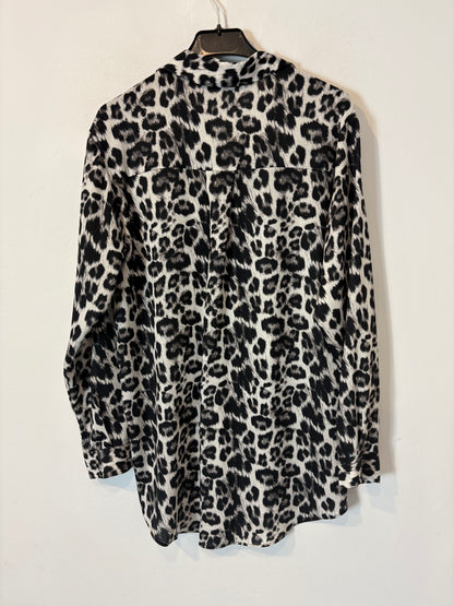 ZARA. Blusa fluida animal print