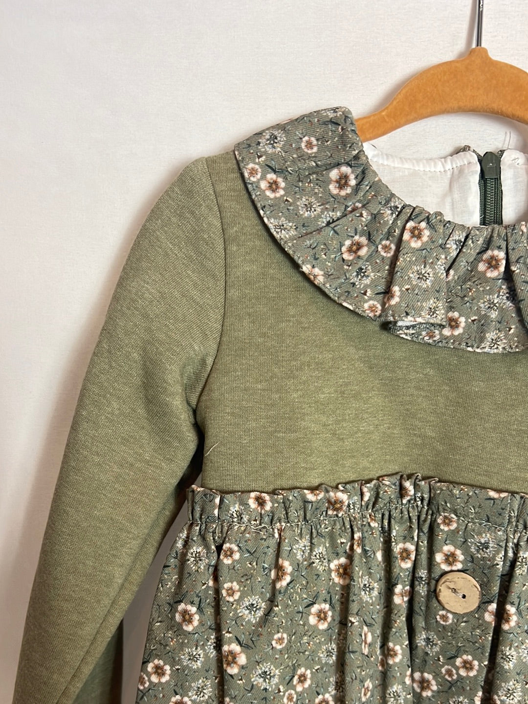 ANCAR. Vestido felpa y flores verdes T. 3 años