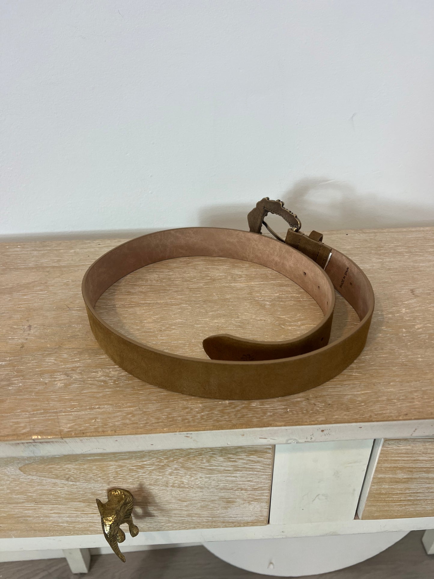 INTROPIA. Camel leather belt. TS