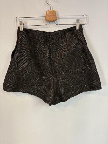ZARA. Pantalón corto hilos dorados