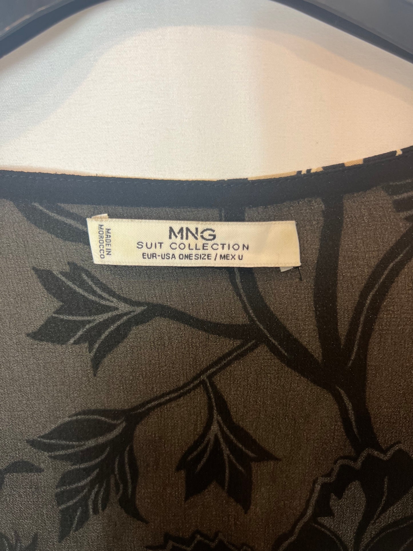 MANGO . kimono flores flecos. TU