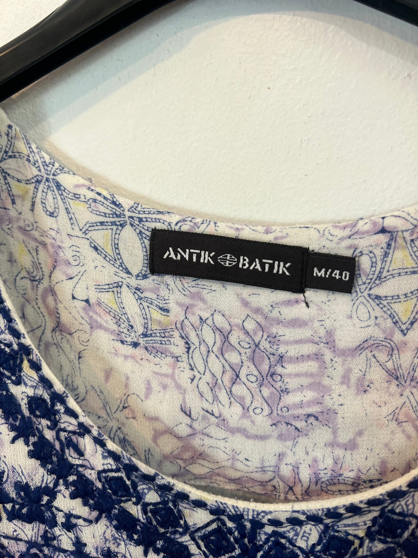 ANTIK BATIK. Blusa fluida bordada T.m