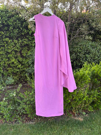MANGO. Vestido largo capa asimétrica