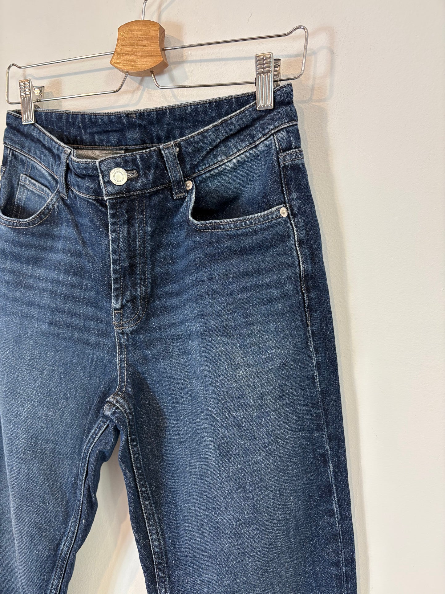 MASSIMO DUTTI. Denim tiro alto recto. T 36