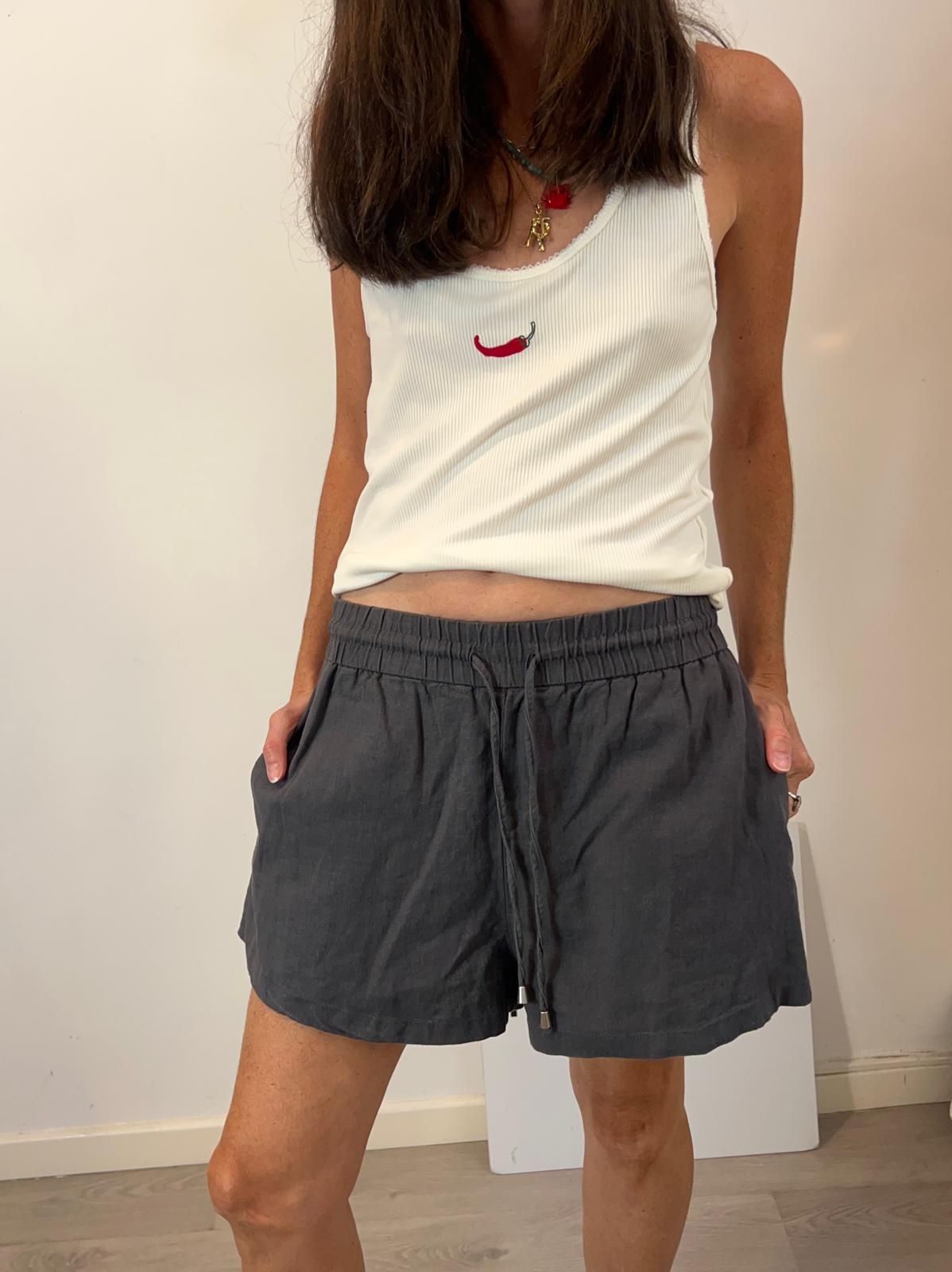 ZARA. Pantalón corto gris lino