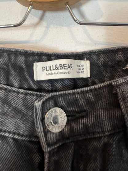 PULL&amp;BEAR. Wide-leg black denim. Size 32