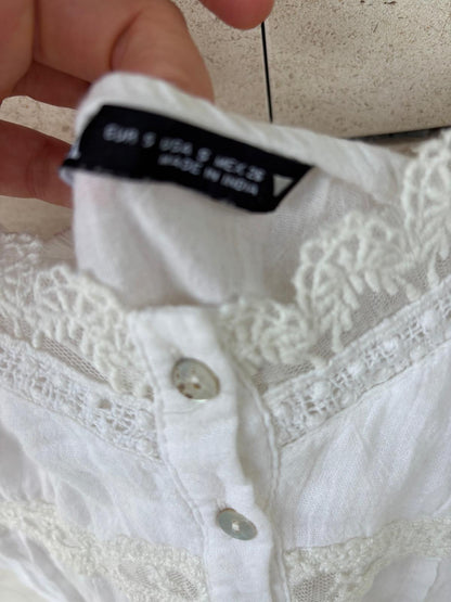 ZARA. Top color crudo bordados