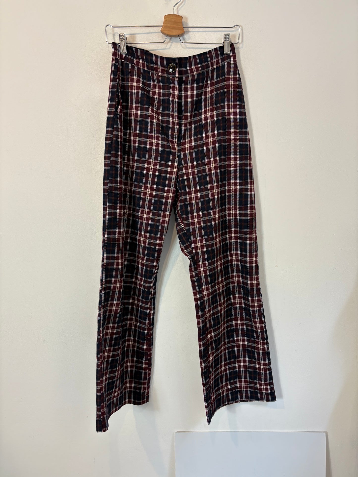 PIETRA. Pantalón cuadros tonos burdeos y azules