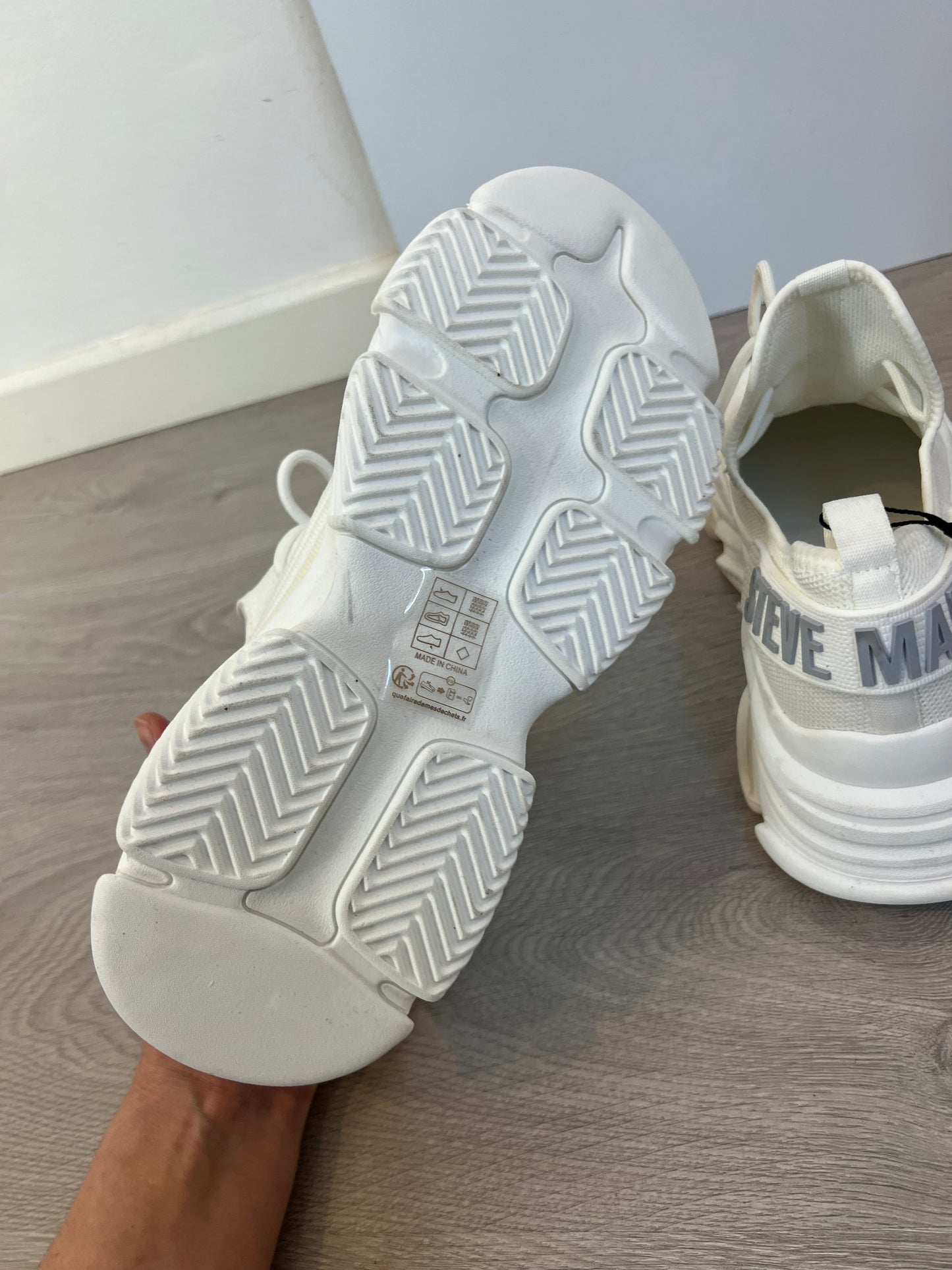STEVE MADDEN. Zapatillas blancas T.39