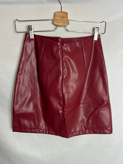 SHEIN. Total look efecto piel burdeos. T XS