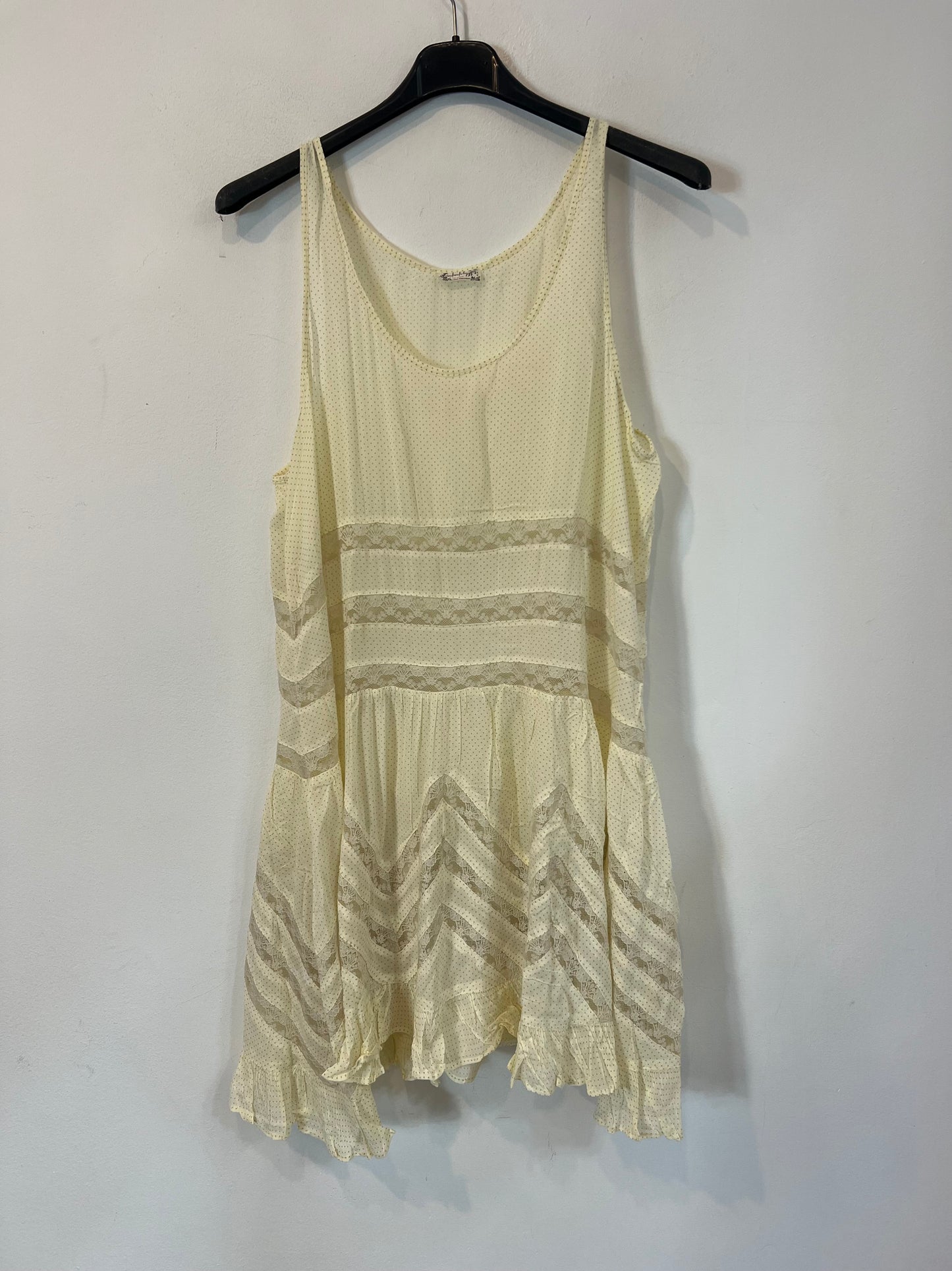 FREE PEOPLE. Mono beige lunares y encaje T.m