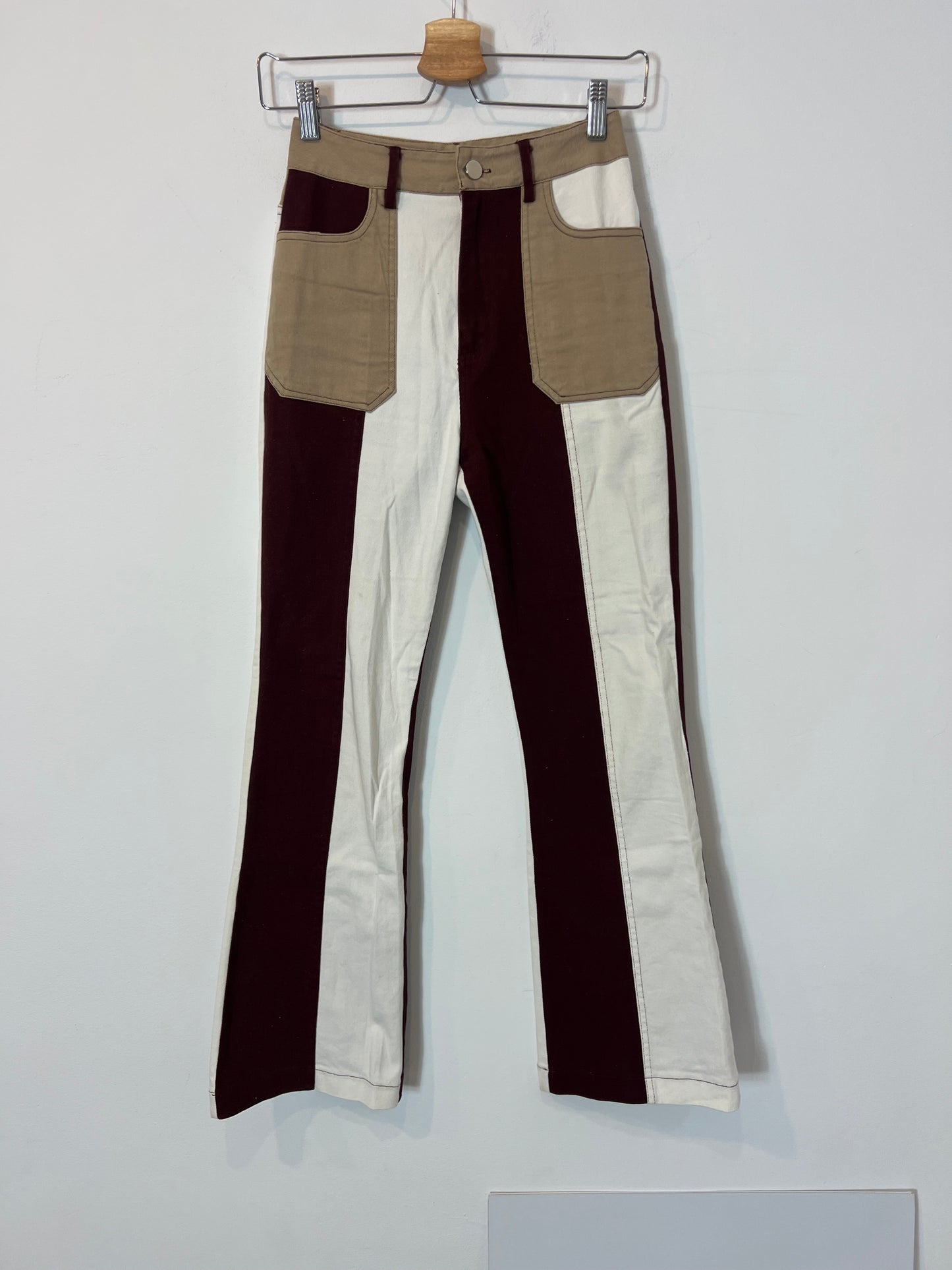 OTRAS. Pantalón denim bicolor campana T.s