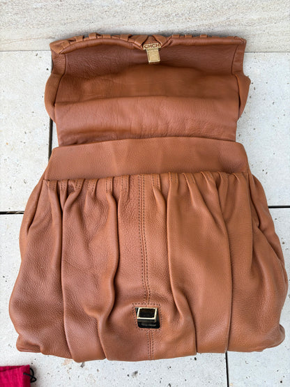 CAROLINA HERRERA. Bolso de mano en piel marrón