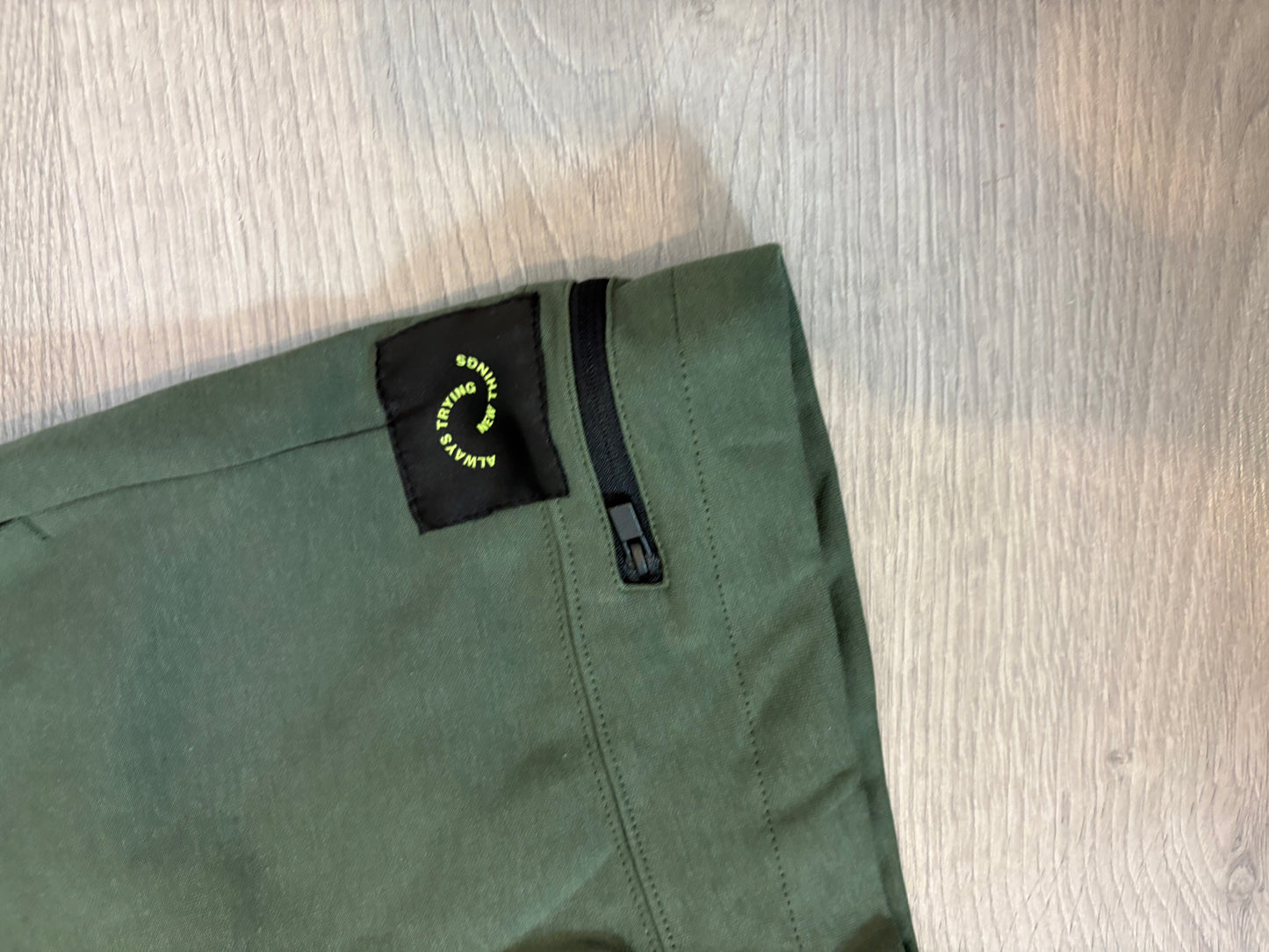 ZARA. Green plush Bermuda shorts. Size 7 years