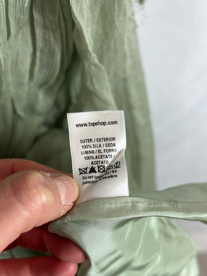 TOPSHOP. Vestido corto seda verde detalle espalda. T 36