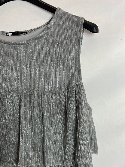 ZARA. Short silver dress with ruffles. TL