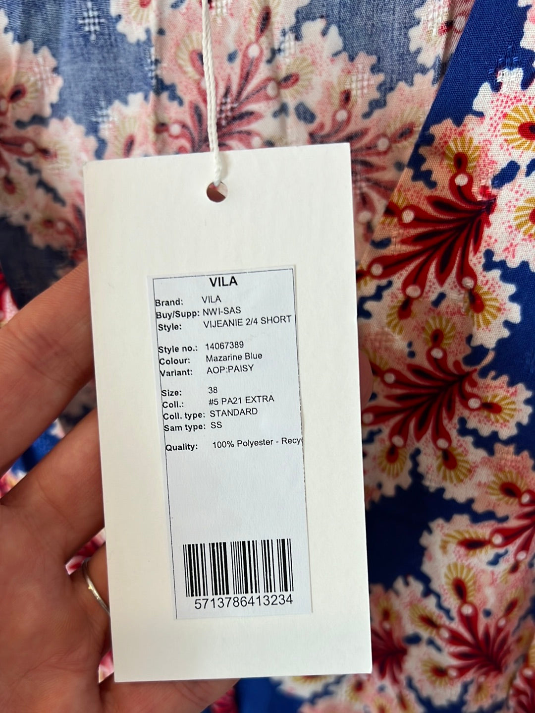 VILA. Vestido corto flores T.38