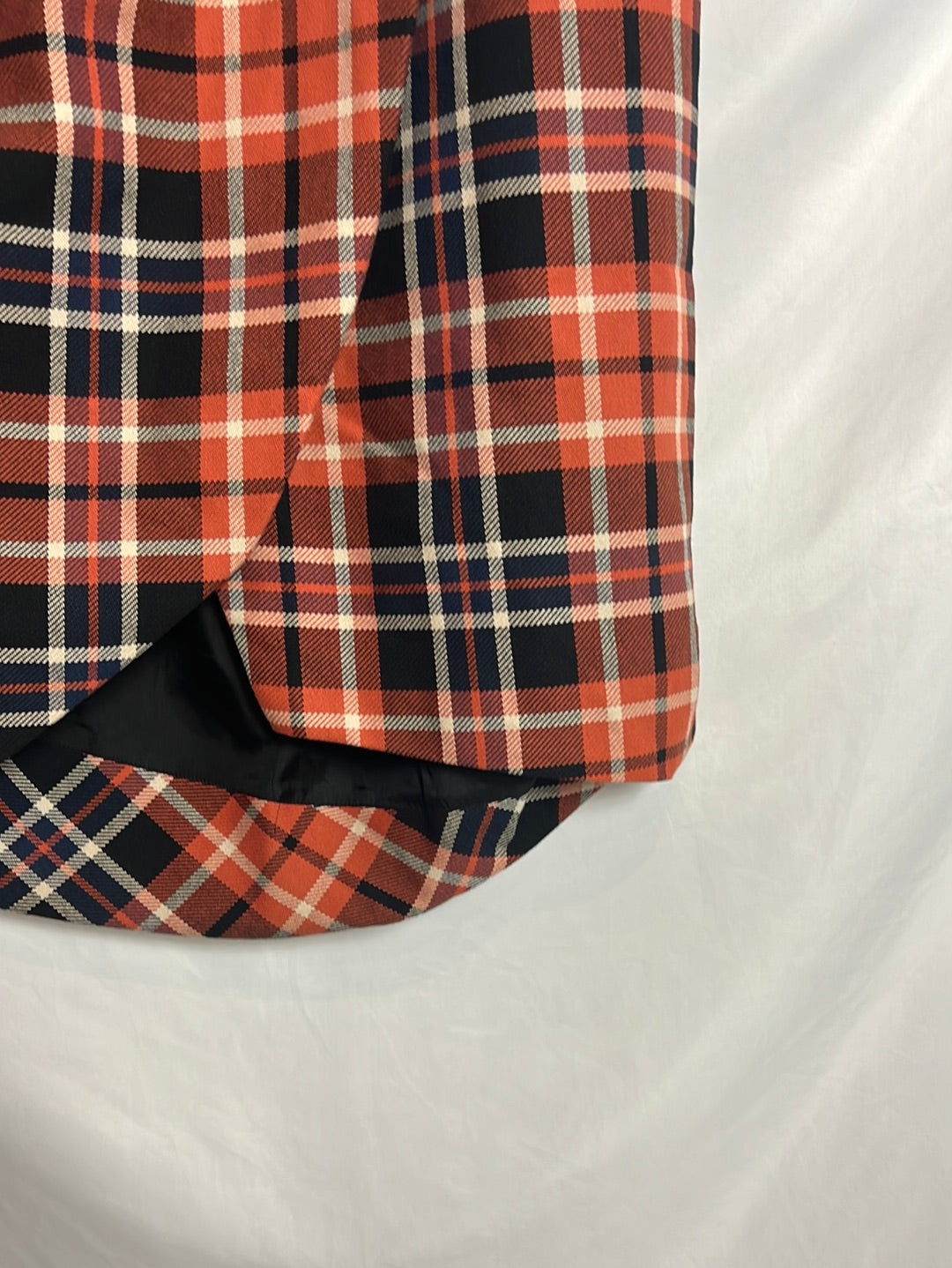 PURIFICACIÓN GARCIA. Checkered midi skirt with slit. Size 38