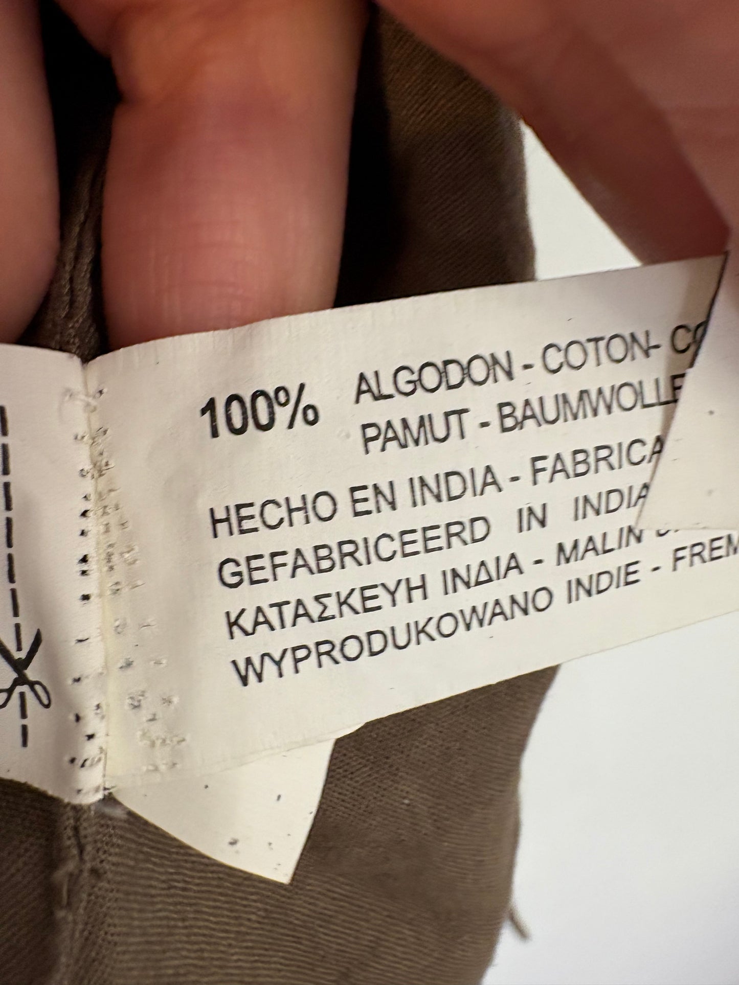 ZARA. Chaleco verde pedrería