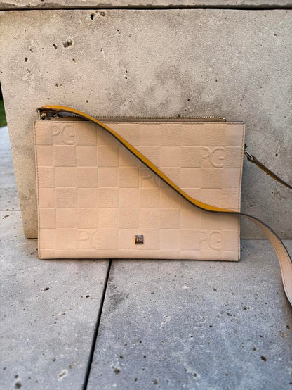 PURIFICACIÓN GARCIA. Bolso bandolera piel beige