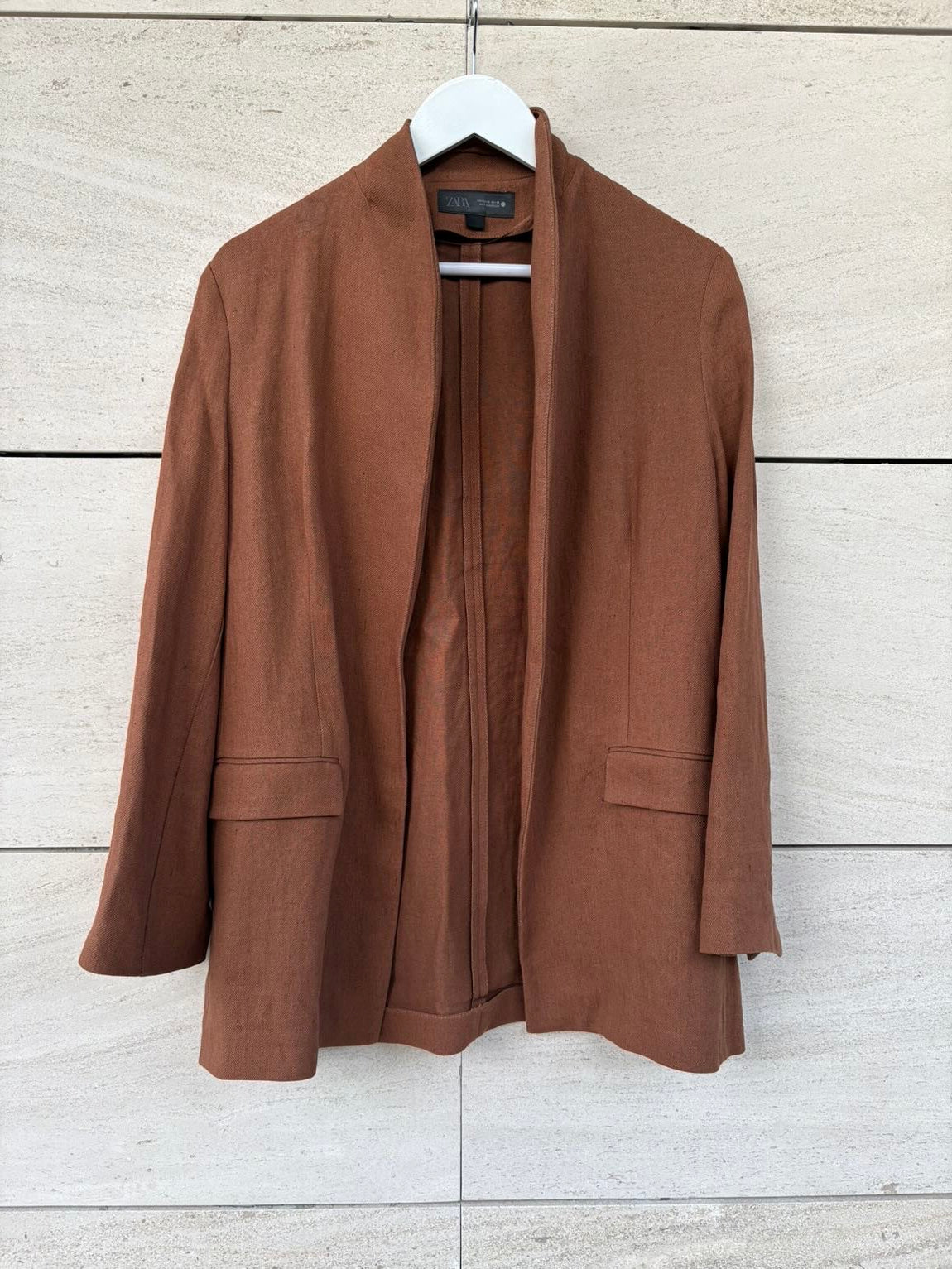 ZARA.Chaqueta marrón lino fluida