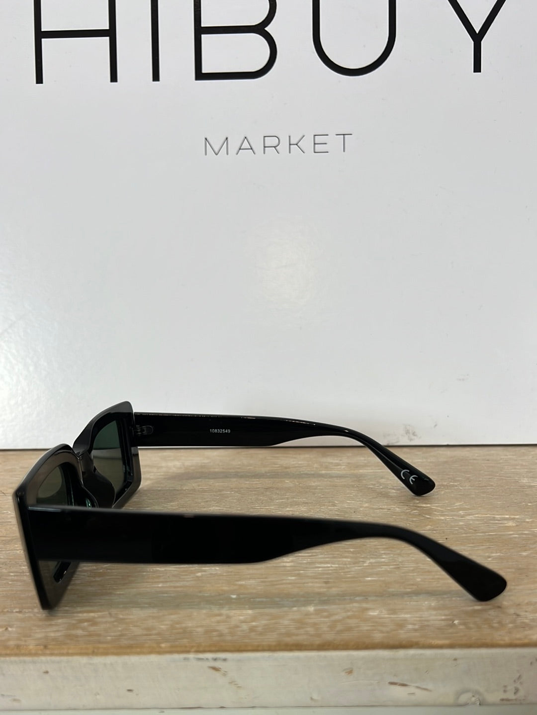 OTRAS. Gafas de sol rectangular