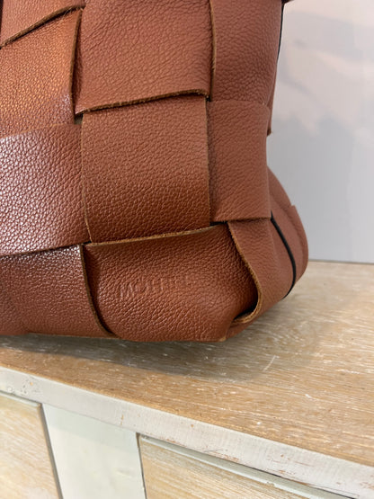 MOHEL. Bolso piel trenzada