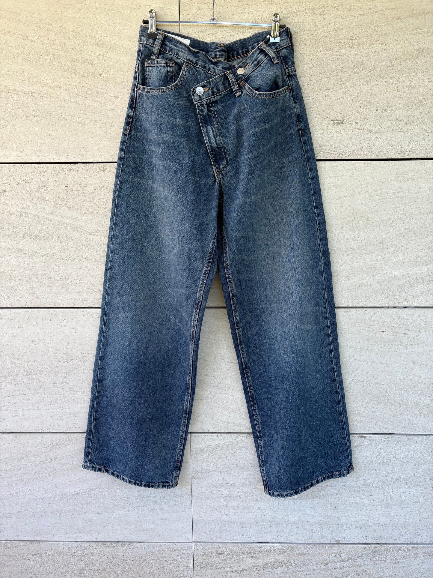ZARA. Denim pata ancha detalle cintura