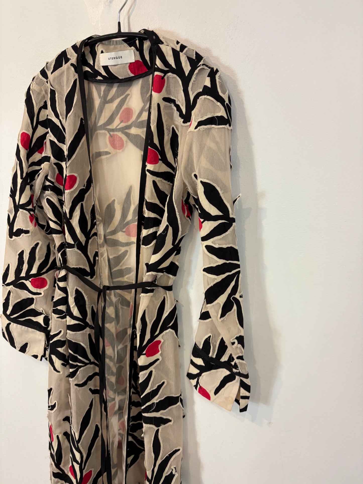 UTERQÜE. Kimono largo estampado texturas