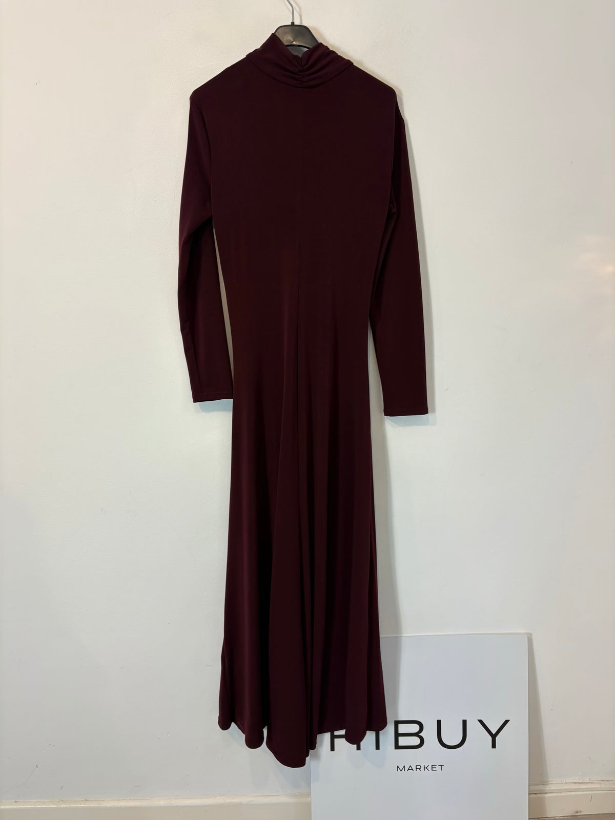 ELISA CORTÉS. Vestido largo punto elástico burdeos