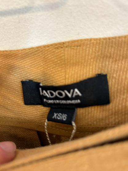 PADOVA. Textured camel jacket and trousers set. Size XS/S