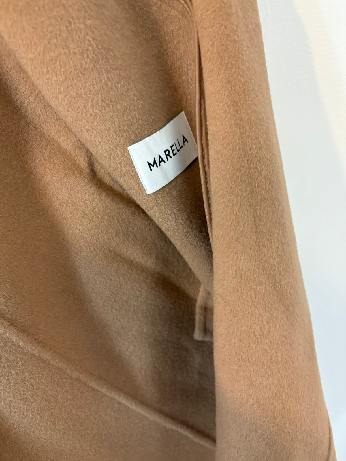 MARELA. Abrigo lana camel