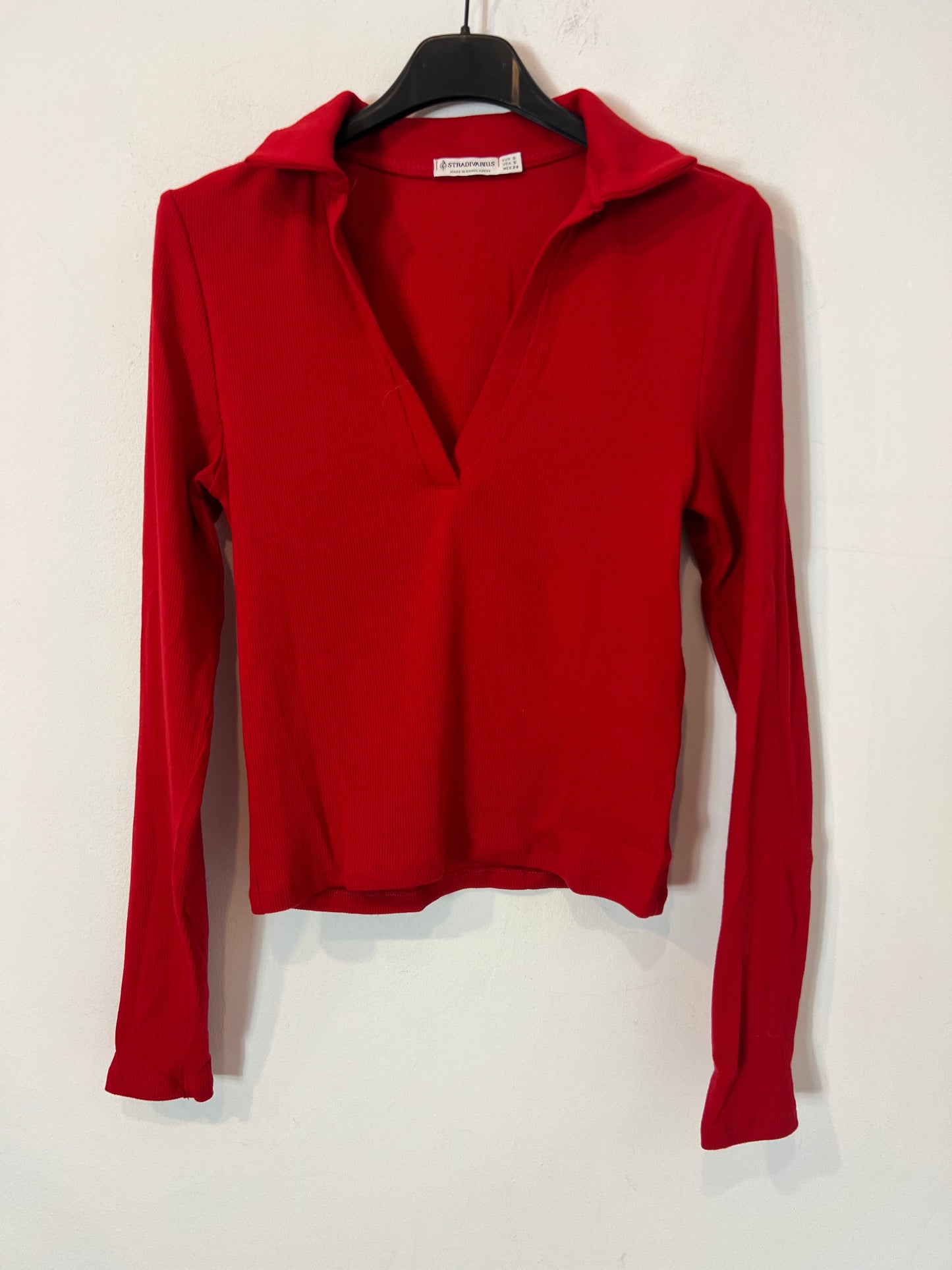 STRADIVARIUS. Red Ribbed Ts Top