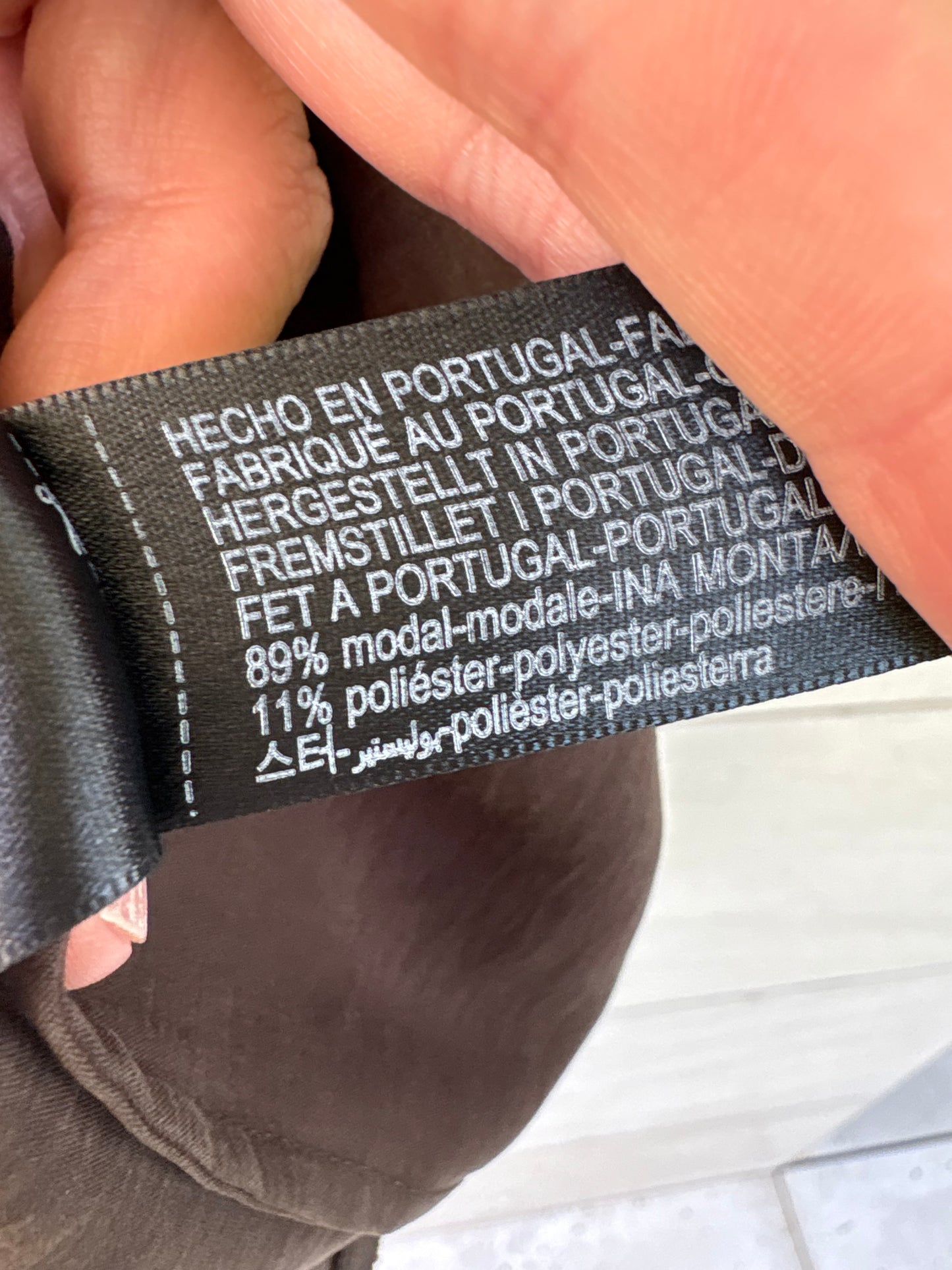 MASSIMO DUTTI. Blusa marrón detalle botones revestidos