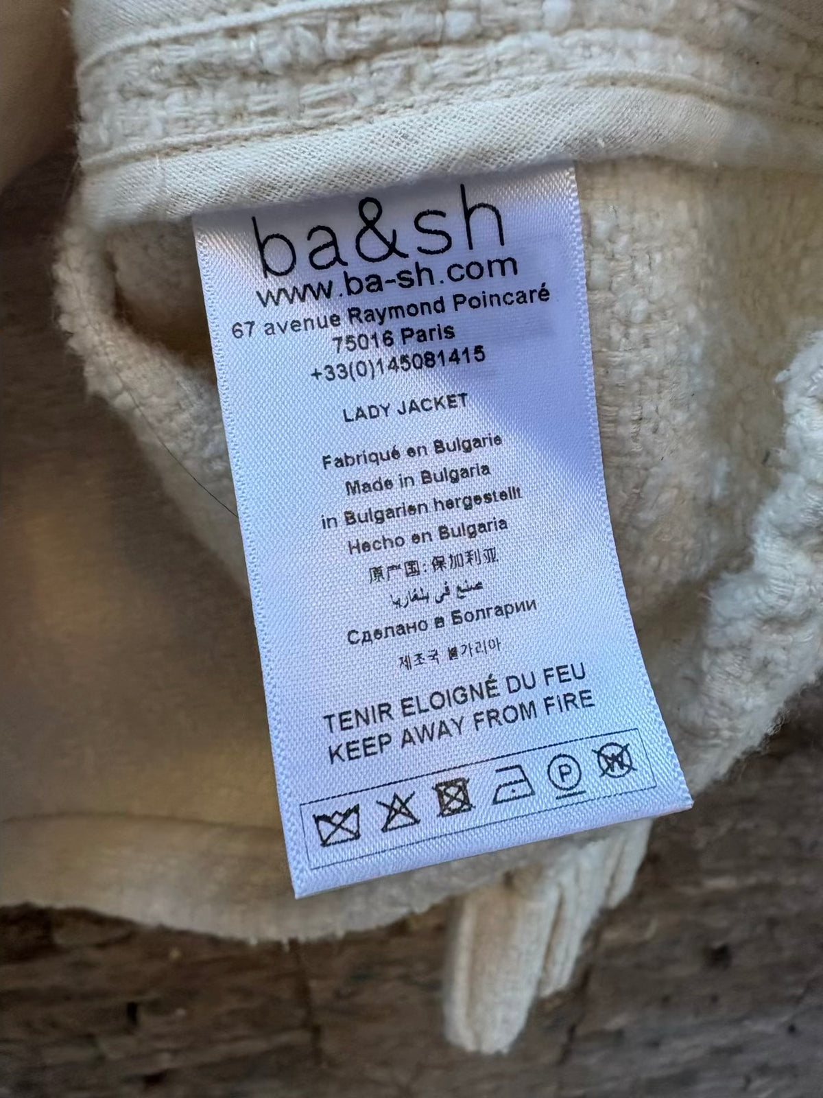 BA&SH. Chaqueta color crudo textura  bolsillos