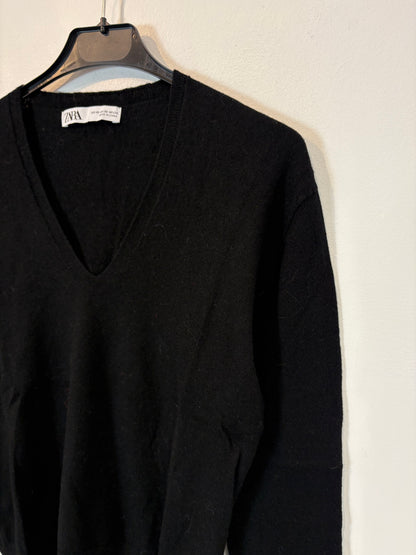 ZARA. Black stretch knit top. TL