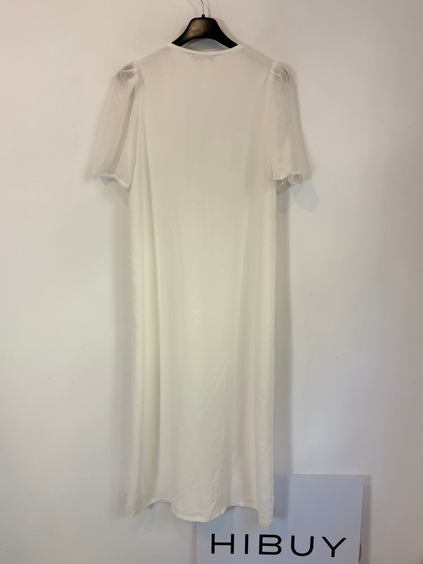 SERÊN. Bata larga blanca encaje
