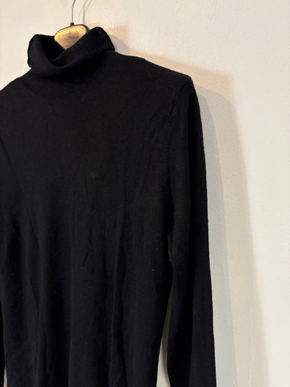 ZARA. Jersey fino negro cuello alto. T M