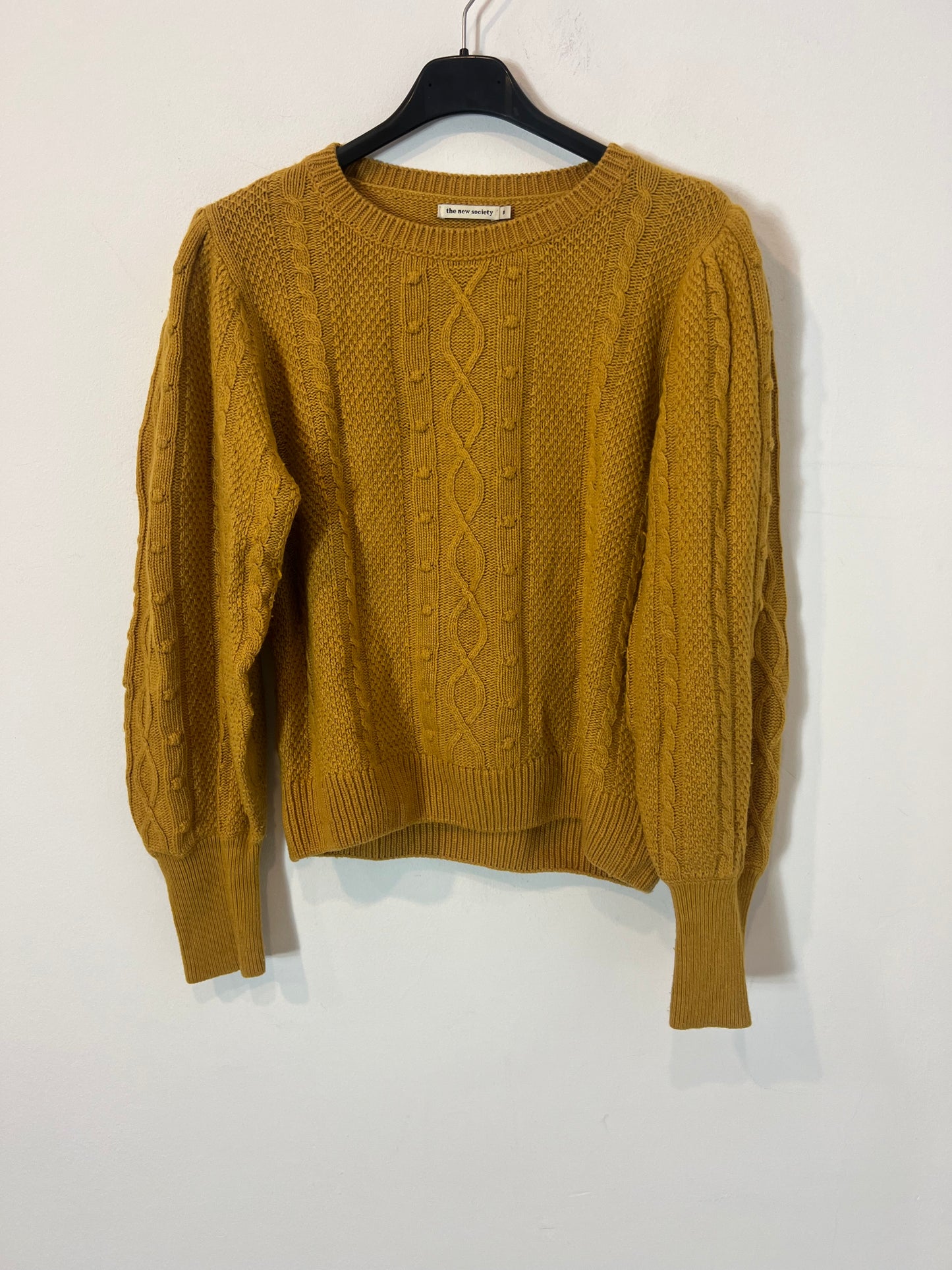 THE NEW SOCIETY. jersey mostaza ochos T.s