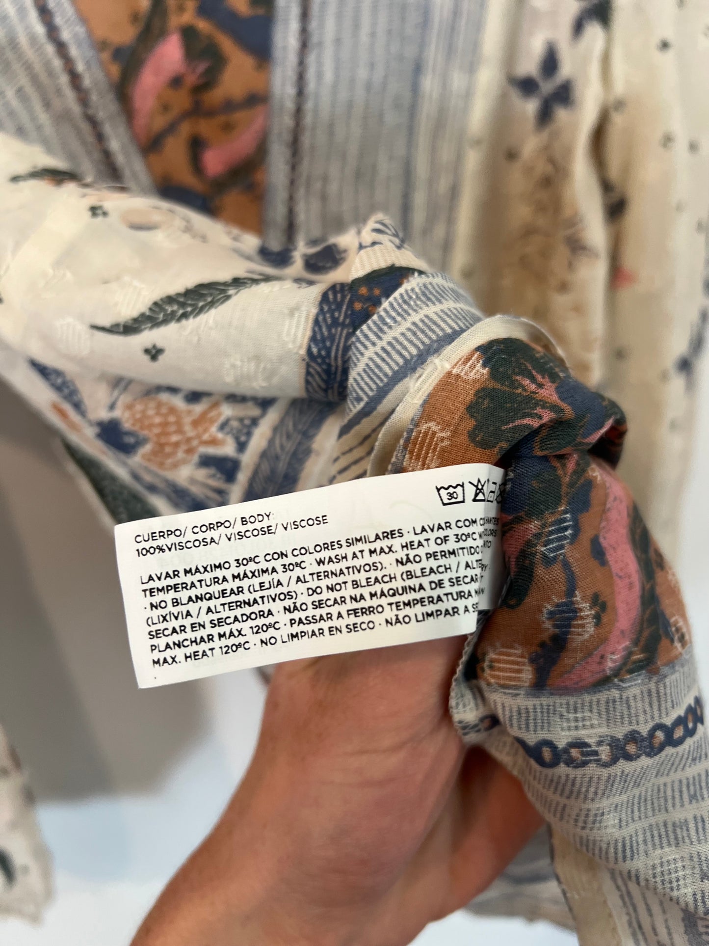 SOUTHERN COTTON. Blusa fluida estampada. T M