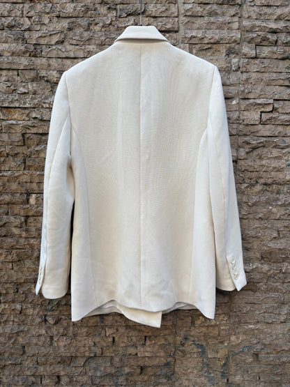 ZARA. Blazer fluida color crudo
