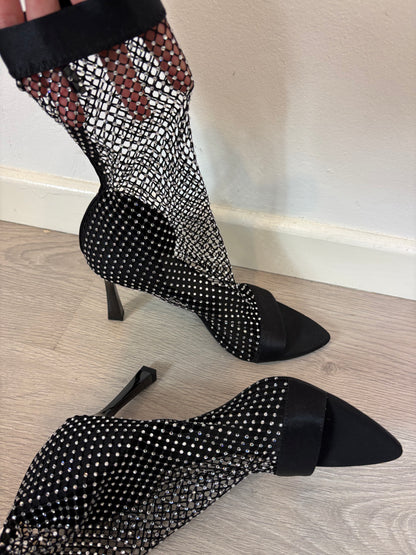 ZARA. Sandalia  efecto botín tachuelas. T 38