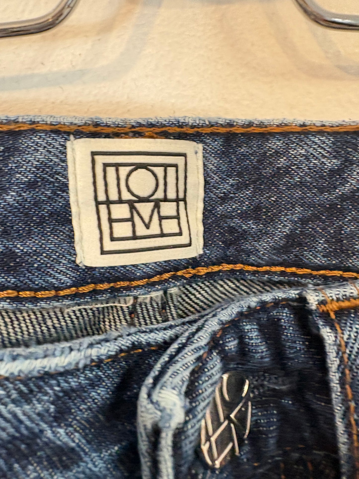 TOTÉME. Denim recto pata ancha