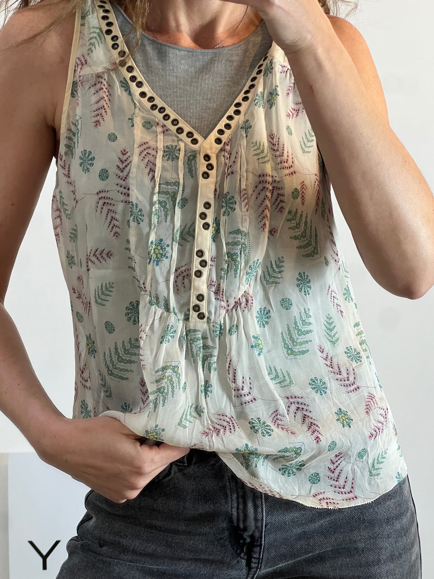 ZADIG &amp; VOLTAIRE. Printed silk top with stud detail. TS (Tare)