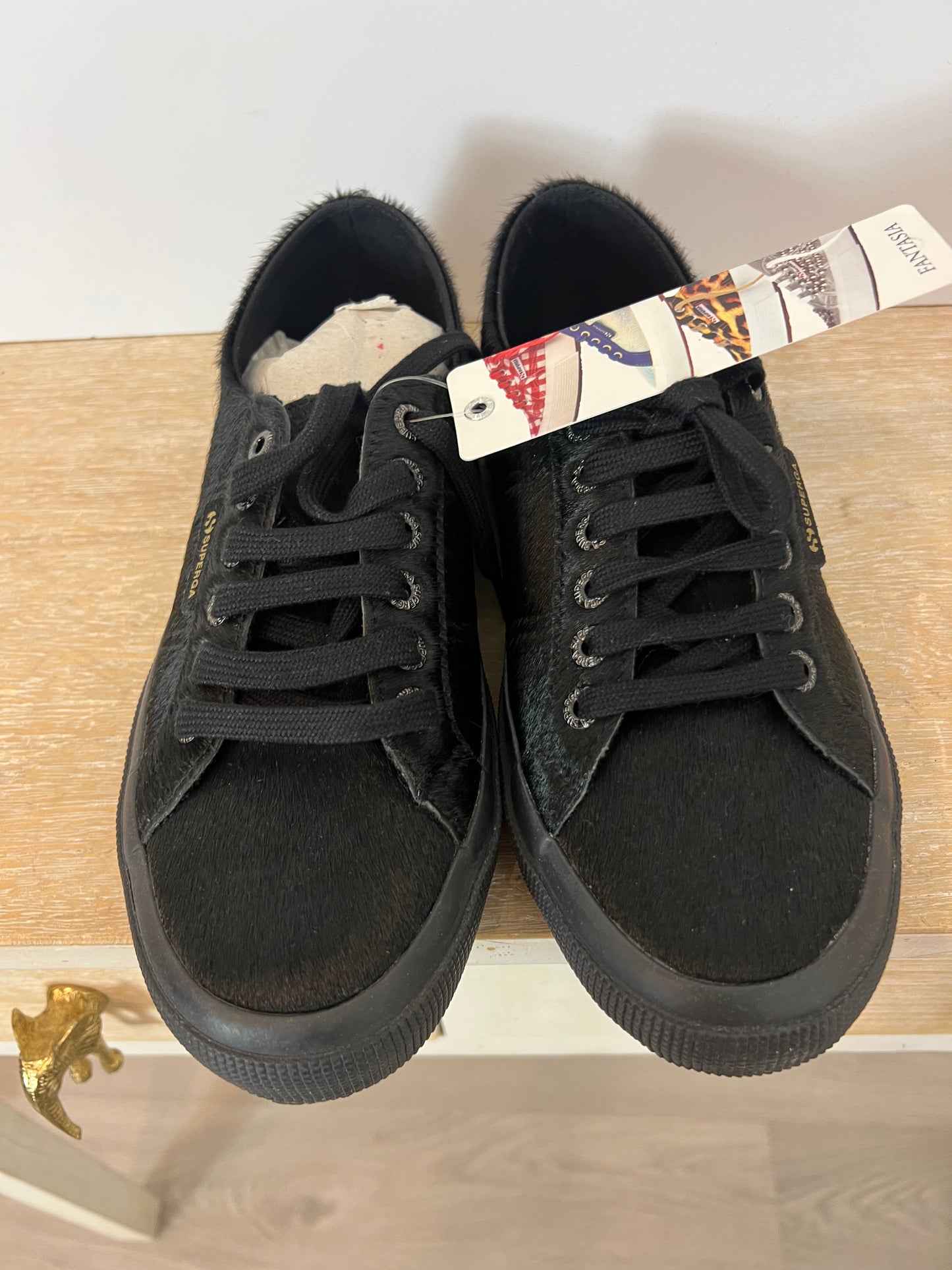 SUPERGA. Zapatillas negra pelito. T 39
